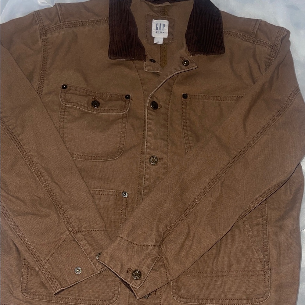 GAP Kids Tan Field Jacket with Brown Collar size XL cargo pockets in the front.